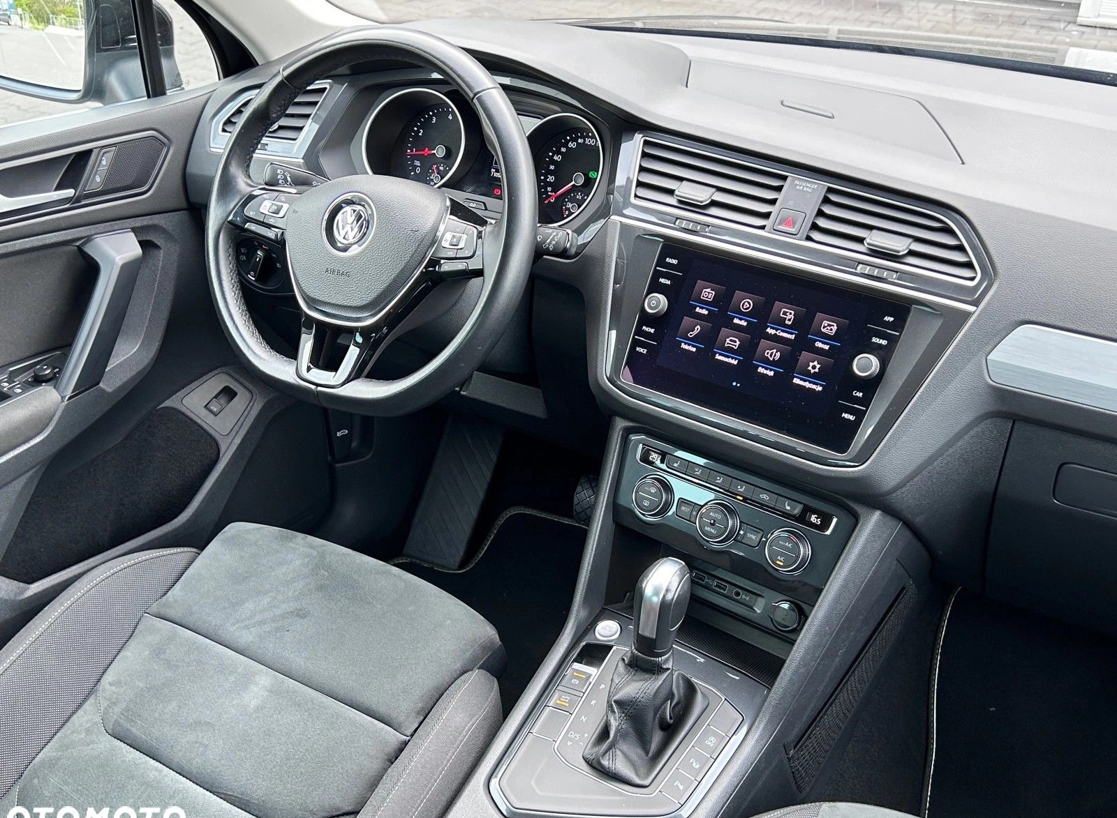 Volkswagen Tiguan cena 112900 przebieg: 71058, rok produkcji 2020 z Krzeszowice małe 781